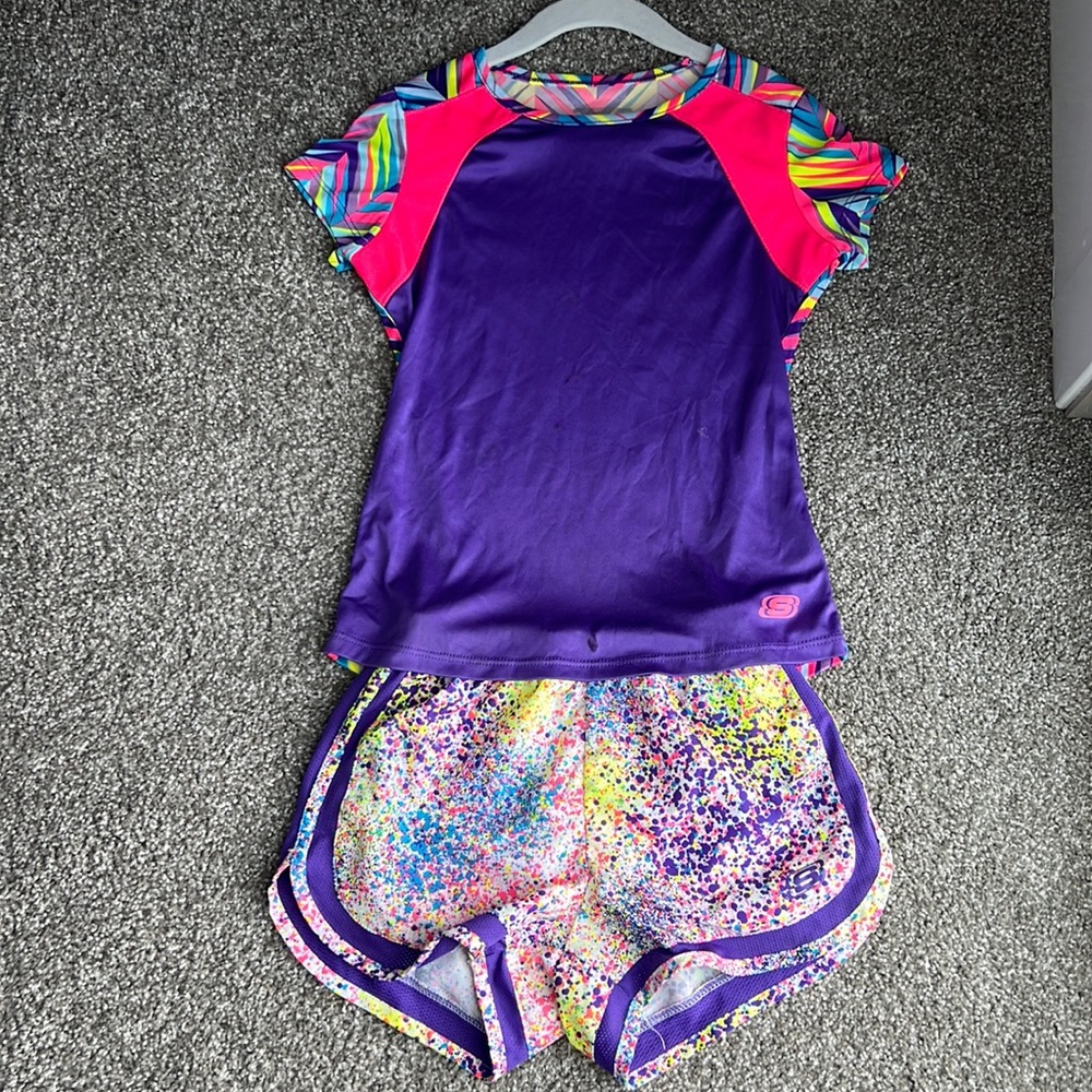 Matching two-piece sports activewear set for kids!